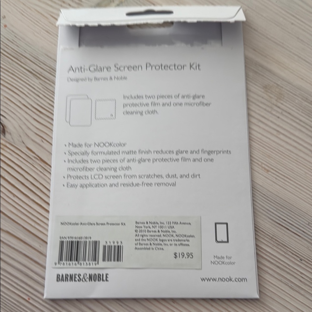 Nook Color Screen Protector Kit - Picture 2 of 3